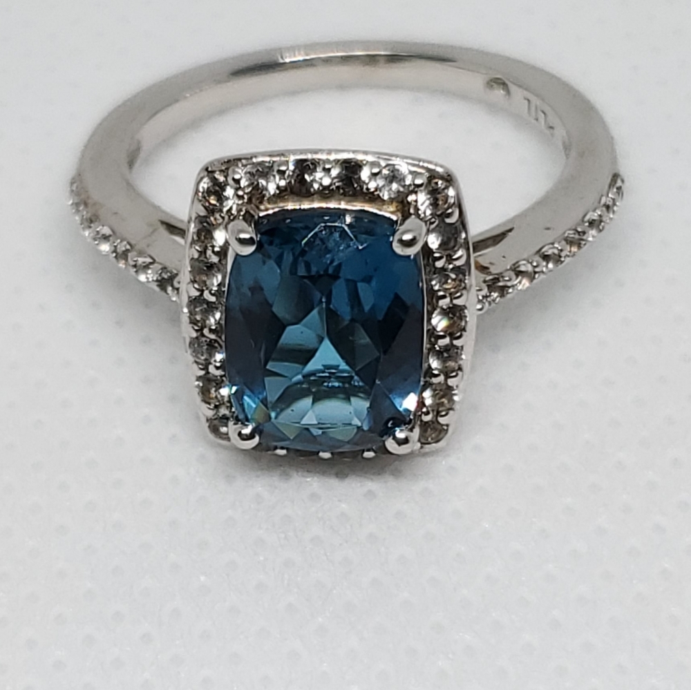 Ring - Picture 3 of 3